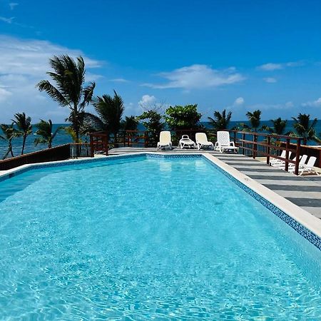 Lovely Beachfront 2 Bedrooms Condo With 2 Pools 라스테레나스 외부 사진