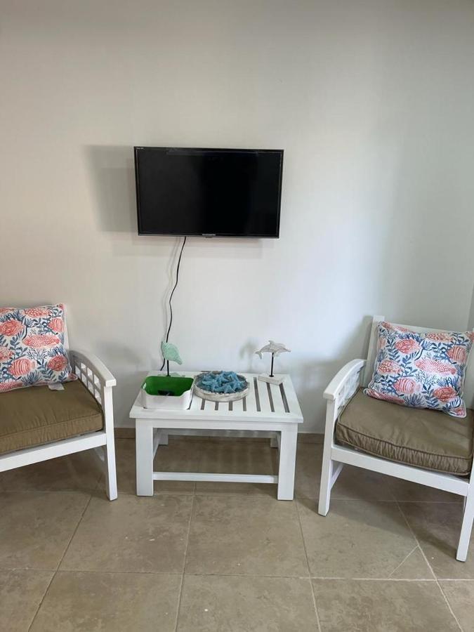 Lovely Beachfront 2 Bedrooms Condo With 2 Pools 라스테레나스 외부 사진