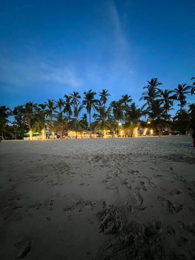 Lovely Beachfront 2 Bedrooms Condo With 2 Pools 라스테레나스 외부 사진